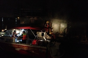 Không xảy ra tràn dầu khu vực tàu cháy trên sông Đồng Nai