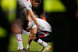 Liverpool thua ba bàn 10 phút cuối, Luis Suarez khóc nức nở