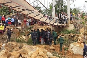 Bắt 2 đối tượng liên quan vụ sập cầu treo Chu Va 6