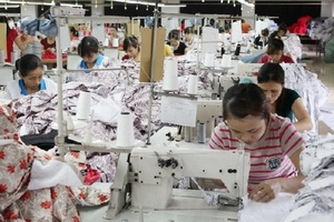 Công nhân khu công nghiệp Đồng Nai trở lại làm việc