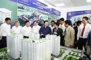 Bộ trưởng Trịnh Đình Dũng chỉ đạo kiểm tra giá nhà ở xã hội