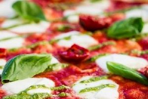 Pizza Margherita nổi tiếng nhất của Italy tròn 125 tuổi