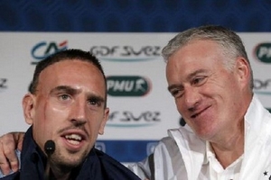 Tuyển Pháp chốt danh sách: Deschamps "đánh bạc" với Ribery