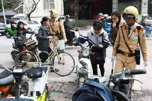 Hà Nội: Chưa hoàn thành đăng ký được cho xe máy điện nào