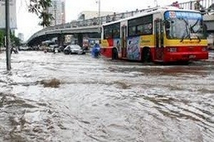 Cảnh báo an toàn giao thông trong mùa mưa lũ