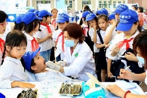 Khởi động dự án chăm sóc sức khỏe răng miệng cộng đồng