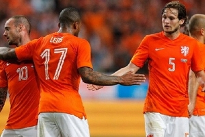 Tuyển Hà Lan đến Brazil trong sự bất an của người hâm mộ