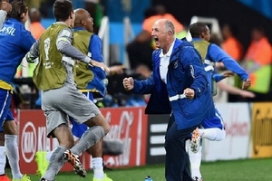 Người Brazil tự hào về Neymar, Scolari cảm ơn cổ động viên