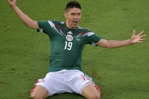 Đánh bại Cameroon, đội tuyển Mexico gây sức ép lớn lên Brazil