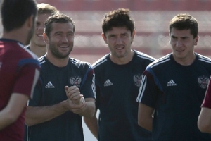 Cầu thủ Nga, Bỉ không được phép mang vợ và người yêu tới Brazil