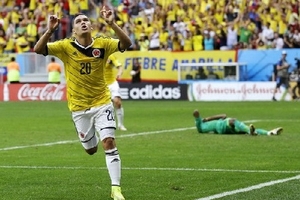 Đã có ba đội sớm giành vé vào vòng 2, Anh chưa bị loại