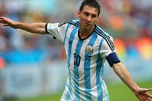 Lionel Messi san bằng lỷ lục của huyền thoại Diego Maradona
