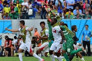 Costa Rica quyết kéo dài chuyến phiêu lưu ở World Cup 2014
