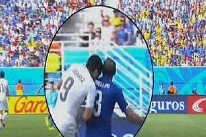 Luis Suarez nhận án cực nặng, chính thức chia tay World Cup
