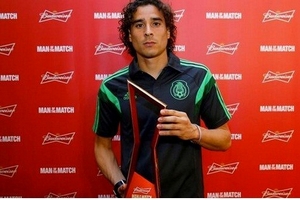 Ochoa đau khổ khi nhận danh hiệu Cầu thủ xuất sắc nhất trận