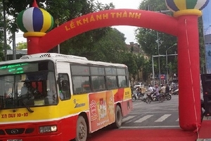 Hà Nội: Khánh thành tuyến đường cho xe buýt do Pháp tài trợ