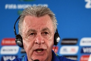 Hitzfeld tuyên bố đã có kế hoạch để khóa chặt Lionel Messi