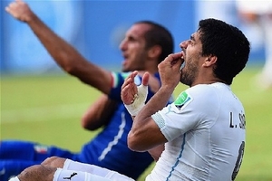 Luis Suarez có thể thoát án phạt của FIFA nếu tới Kosovo