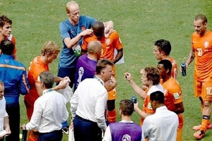 Sự thật về điều luật "nghỉ mát" Cooling Break ở World Cup 2014
