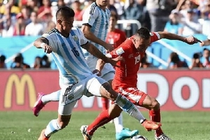 Argentina mất hậu vệ Rojo trong trận tứ kết với đội tuyển Bỉ