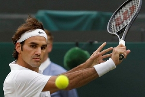 Wimbledon: Nole và Federer thoát hiểm, Halep vẫn thăng hoa