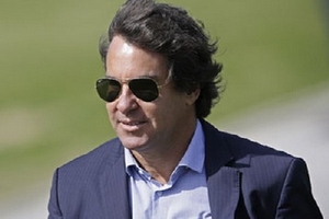 Quan chức bóng đá Brazil bị phạt sau cáo buộc đấm cầu thủ