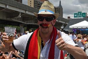 Các cửa hàng bán lẻ tại Brazil "ăn nên làm ra" nhờ World Cup