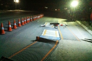 Tạm giữ phương tiện và lái xe đầu kéo cố tình phá hoại trạm cân