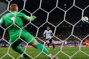 Van Gaal tiết lộ lý do không đưa "thần tài" Tim Krul vào sân