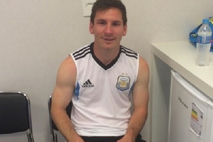 FIFA bất ngờ kiểm tra doping với Messi sau "đại chiến" Hà Lan