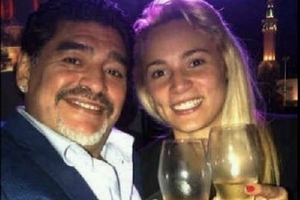 Bạn gái cũ của huyền thoại Maradona bị bắt vì ăn cắp ở Dubai