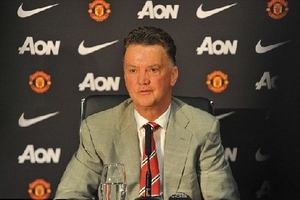 Van Gaal khoe chiến tích và hé lộ về việc "cải tổ" Man United