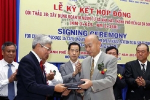 Ký hợp đồng xây hai ga ngầm tuyến đường sắt đô thị TP.HCM