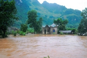 Lũ lớn trên sông Lô, báo động vượt trên cấp độ 2