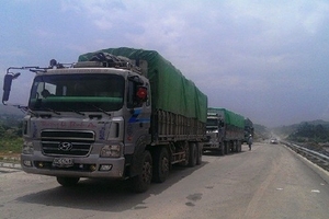 Báo động về nạn “bảo kê” xe quá tải ở cao tốc Nội Bài-Lào Cai