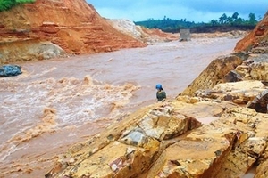 Nguyên nhân vỡ đê quai thượng thủy điện Ia Krel 2: Trước hết tại... trời