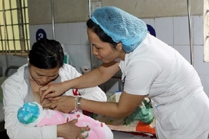 Việt Nam quan tâm khuyến khích việc nuôi con bằng sữa mẹ