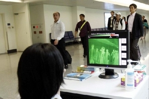 Hành khách tự nguyện cách ly không có triệu chứng bệnh Ebola