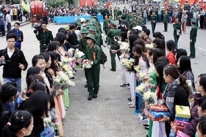 Gần 5.000 thanh niên Quân khu 4 lên đường nhập ngũ