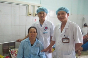 Cắt bỏ thành công khối u chứa đầy xương, móng tay trong lồng ngực