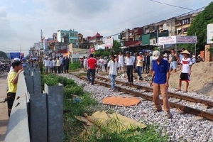 Hà Nội: Tàu hỏa cán chết một nữ giúp việc gia đình