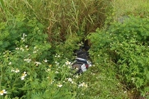 Phát hiện xác chết nam thanh niên trong đầm lầy