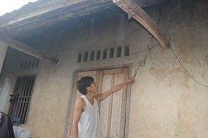 Thanh Hóa: Khai thác mỏ đá gây nứt tường nhà dân