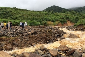 Lào Cai: Mưa lũ cuốn trôi 1 em nhỏ, nhiều tài sản bị thiệt hại