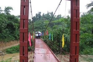 Sẽ hoàn thành toàn bộ 186 cầu treo dân sinh vào tháng 6/2015