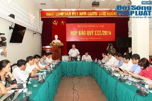 Thứ trưởng GTVT lên tiếng vụ "CSGT dẫn xe quá tải đi trốn"