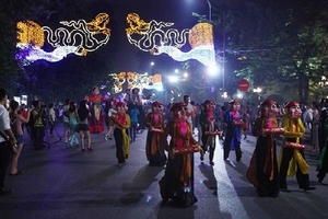 Sôi động lễ hội dân gian đường phố mừng 60 năm Giải phóng Thủ Đô