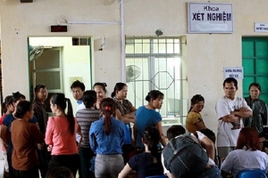 Đình chỉ công tác điều dưỡng viên vụ bệnh nhi tử vong tại Quốc Oai