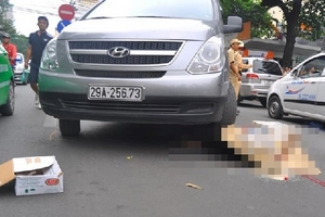 Hà Nội: Ôtô chạy ngược chiều gây tai nạn khiến 1 người tử vong