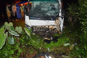 Đắk Lắk: Bị cuốn vào gầm xe tải, 3 người trên xe máy tử vong